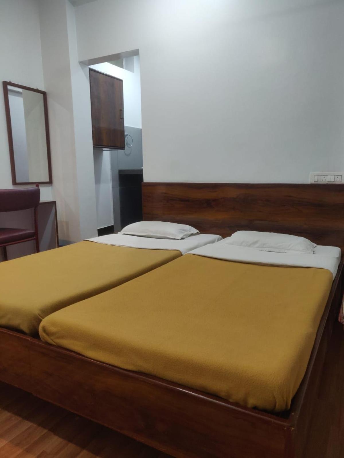 Hotel Parth Residency コールハープル エクステリア 写真