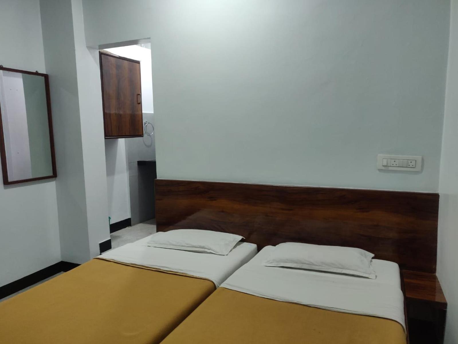 Hotel Parth Residency コールハープル エクステリア 写真