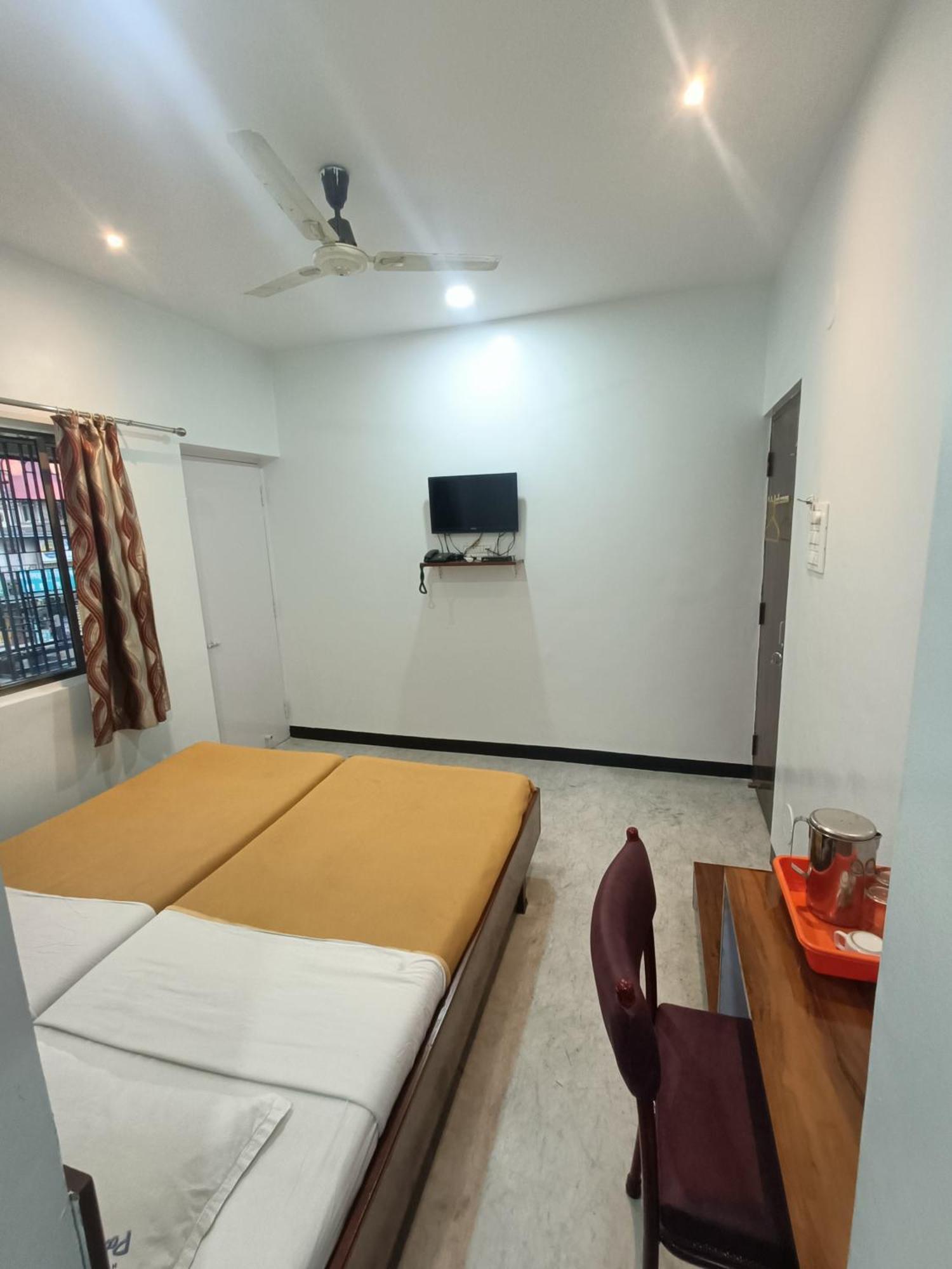 Hotel Parth Residency コールハープル エクステリア 写真