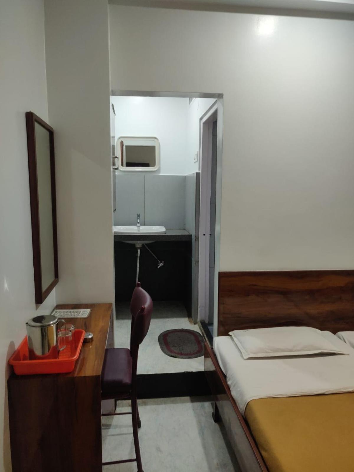 Hotel Parth Residency コールハープル エクステリア 写真